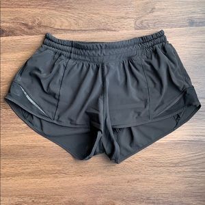 Lulu Lemon Hotty Hot Short II 2.5” Black